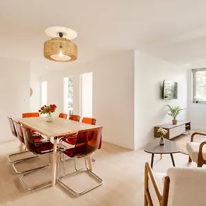 https://cosy-3-bedroom-2-bathroom-eiffel-tower.fr-paris.fr